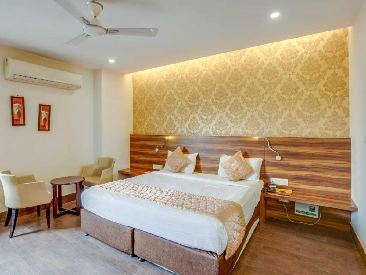 Hotel Sandstone Inn Lucknow Exterior photo