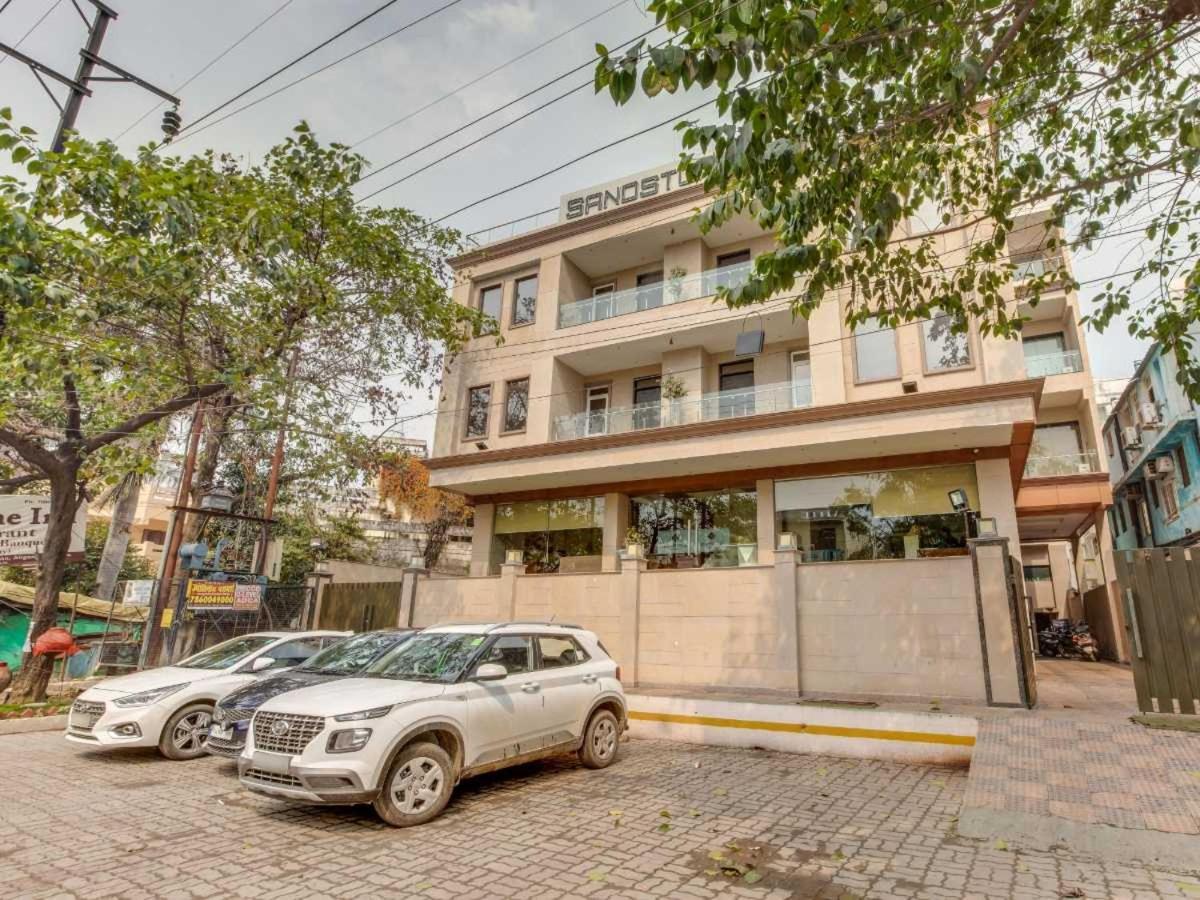Hotel Sandstone Inn Lucknow Exterior photo